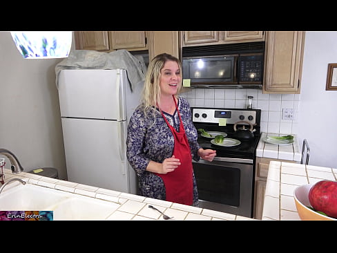 ❤️ Stepmom milking him in the kitchen before his date. ️ Just porn at en-gb.centr-klassiki.ru ❌️